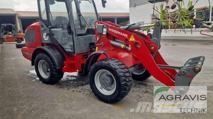 Weidemann 3080 Gumikerekes homlokrakodók