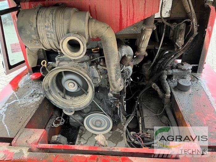 Weidemann 4004 Gumikerekes homlokrakodók