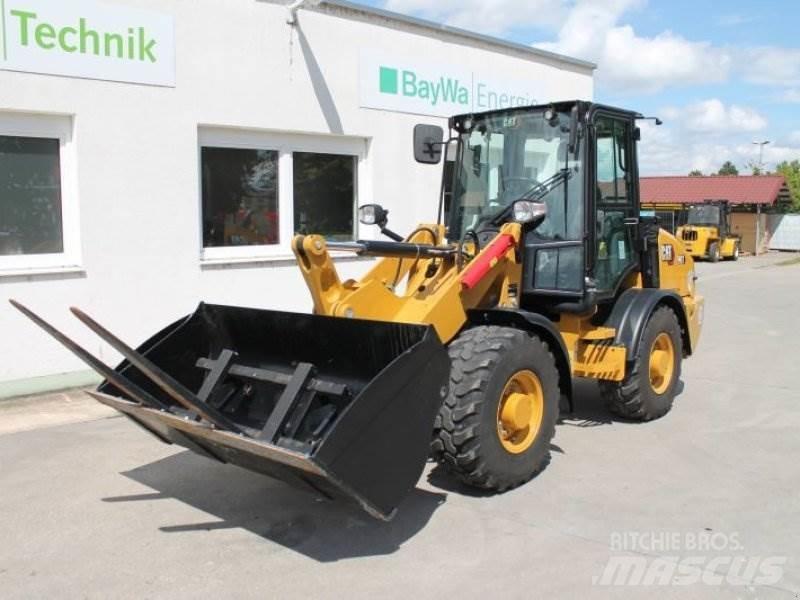 CAT 907 Gumikerekes homlokrakodók