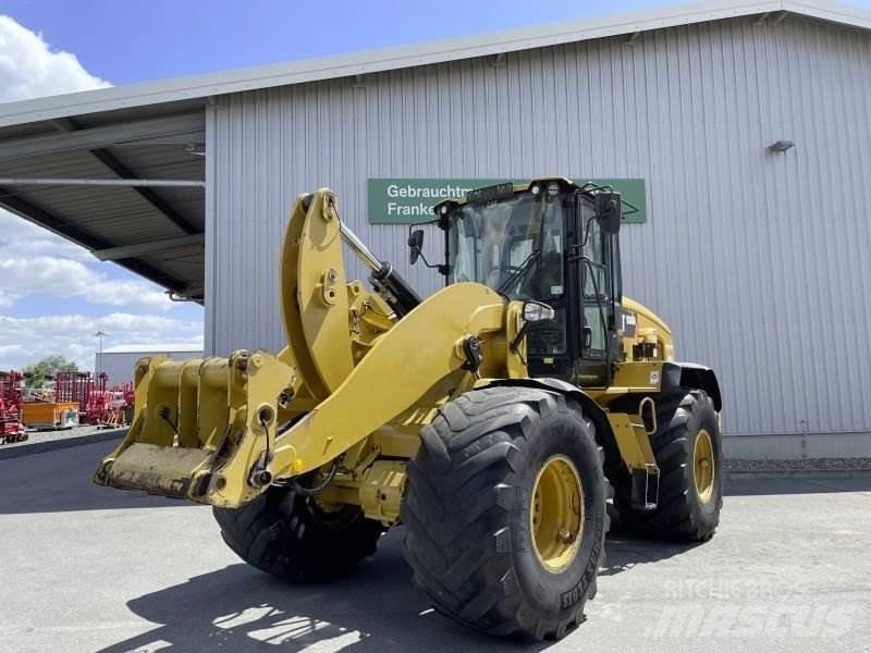 CAT 938M Gumikerekes homlokrakodók
