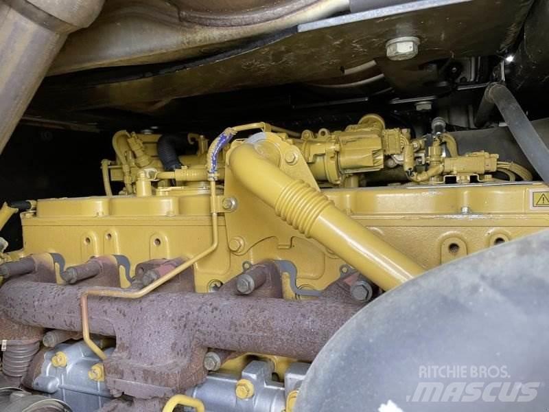 CAT 938M Gumikerekes homlokrakodók