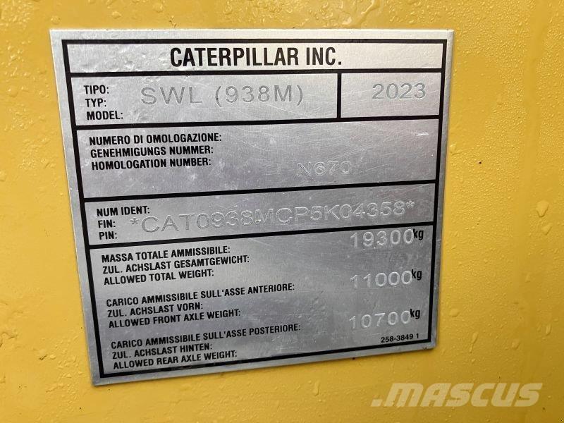 CAT 938M Gumikerekes homlokrakodók