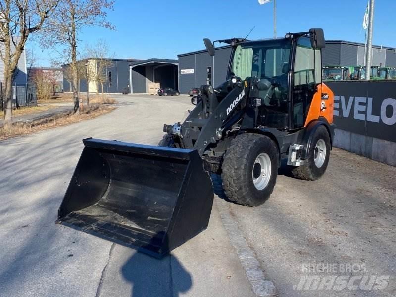 Doosan DL 80-7 Gumikerekes homlokrakodók