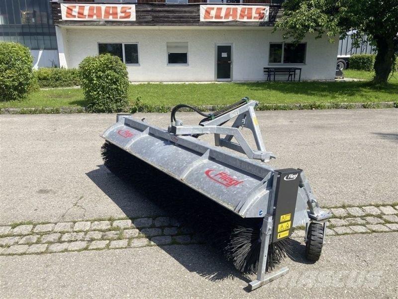 Fliegl TYP 700 Úttakarító gépek