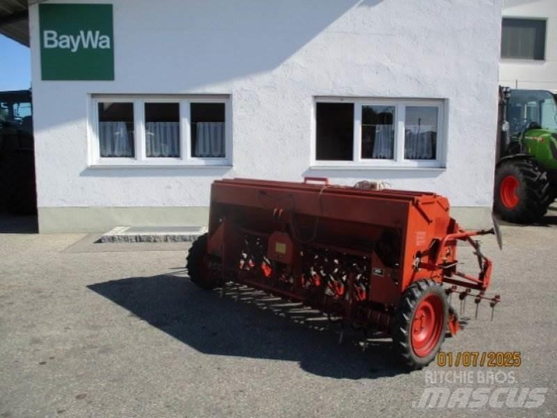 Isaria 250/21 Szemenként vetőgépek