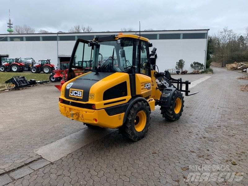 JCB 407 Agri Gumikerekes homlokrakodók