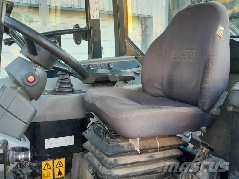 JCB TM 220 Gumikerekes homlokrakodók