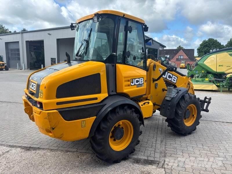 JCB TM 220 Gumikerekes homlokrakodók
