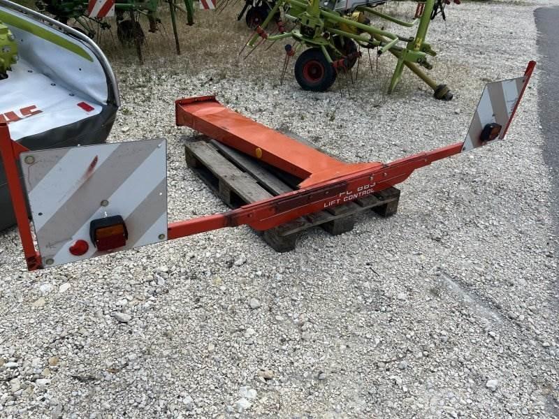 Kuhn FC 883 Kaszák