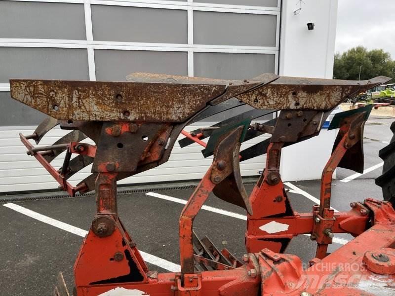 Kuhn HV 575 Hagyományos ekék