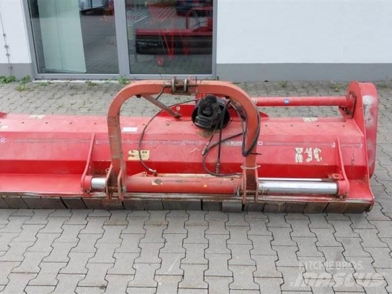 Kuhn VKM 280 Szecskázók