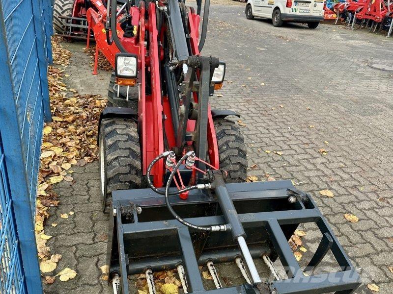 Schäffer 2028 Homlokrakodók és kotrók