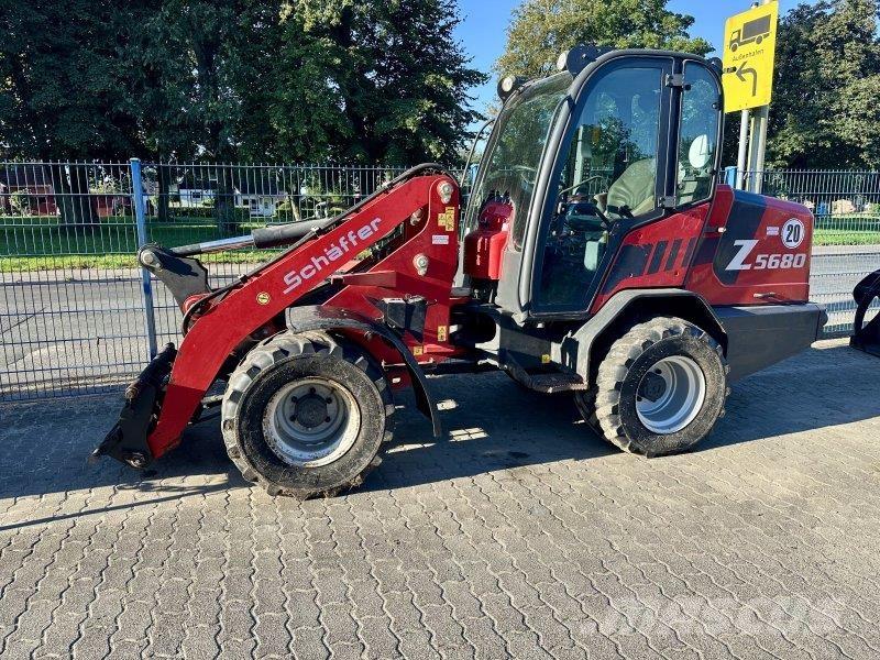 Schäffer 5680Z Gumikerekes homlokrakodók