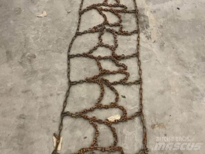  SCHNEEKETTEN Lánctalpak, láncok és futóművek