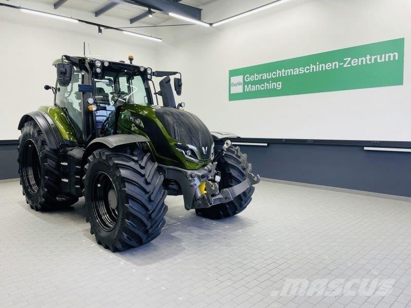 Valtra T215D Traktorok