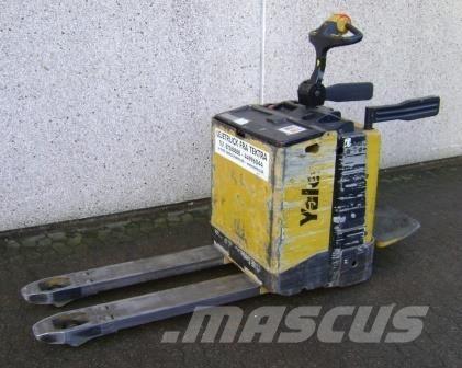 Yale MP20X - 400 AH Vezetőállásos alacsony emelőkocsi
