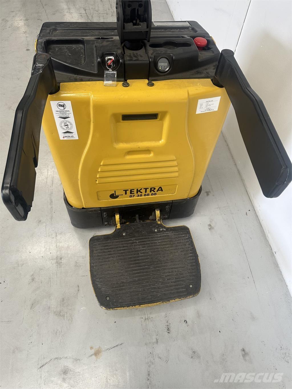 Yale MP20X FBW - 300 AH Vezetőállásos alacsony emelőkocsi