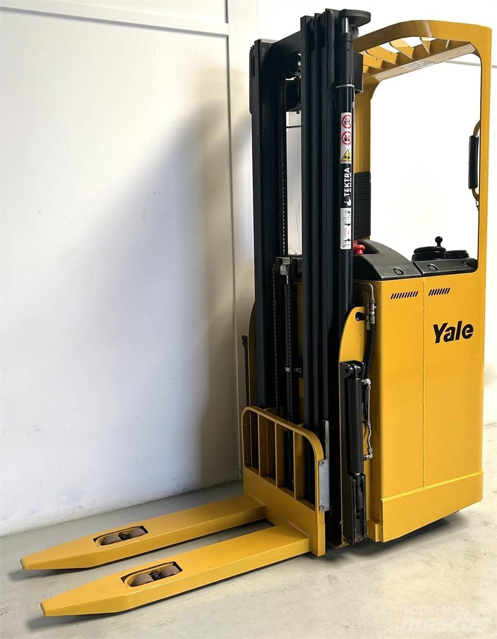 Yale SMS12S Elektromos gyalogkíséretű targoncák