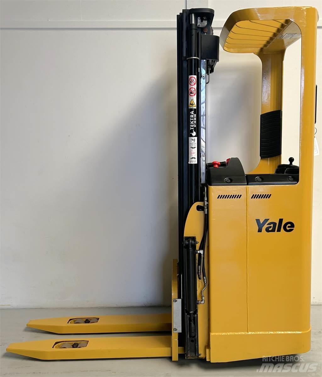 Yale SMS12S Elektromos gyalogkíséretű targoncák