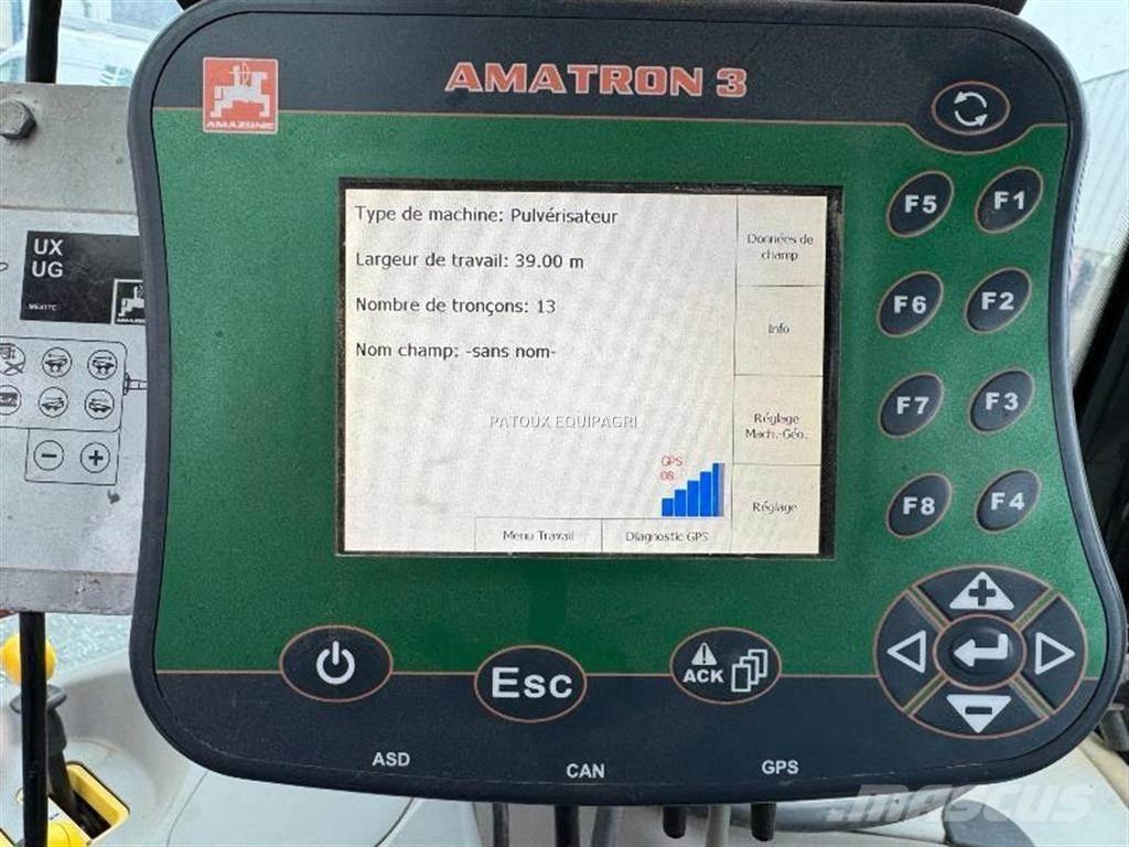 Amazone UX5200 Vontatott trágyaszórók