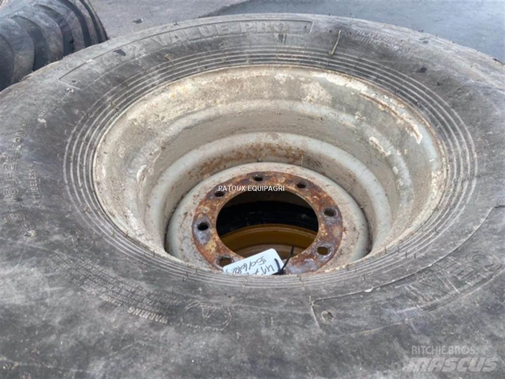 BKT 550/60R22,5 Gumiabroncsok, kerekek és felnik