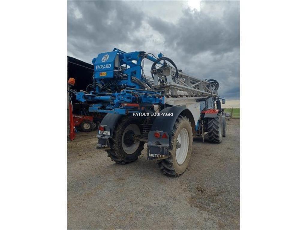 Evrard METEOR 4200 Vontatott trágyaszórók