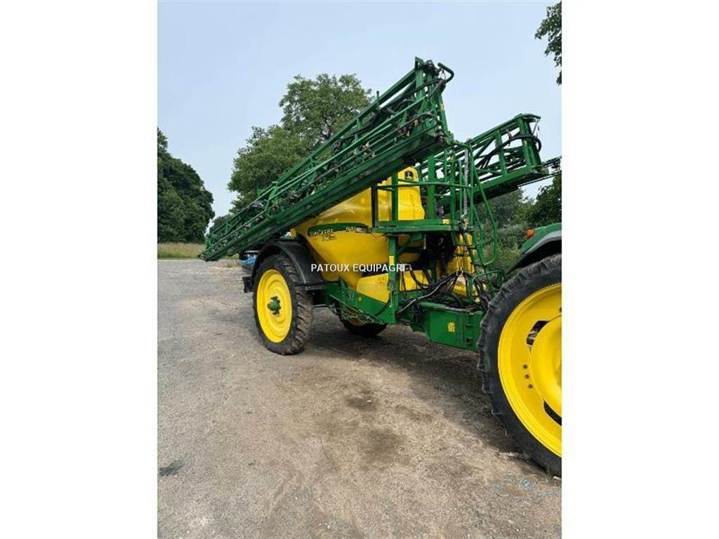 John Deere 840 Vontatott trágyaszórók