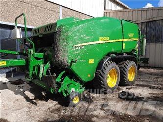 John Deere C441R Göngyölő gépek