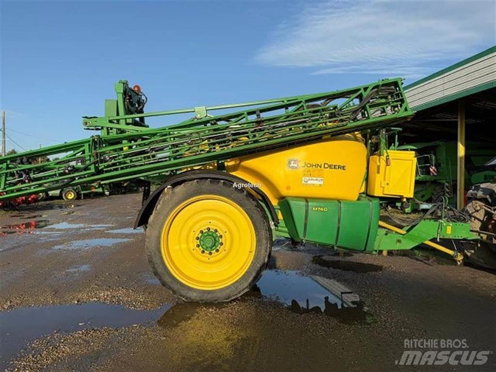 John Deere M740 Vontatott trágyaszórók