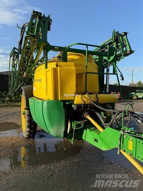 John Deere M740 Vontatott trágyaszórók