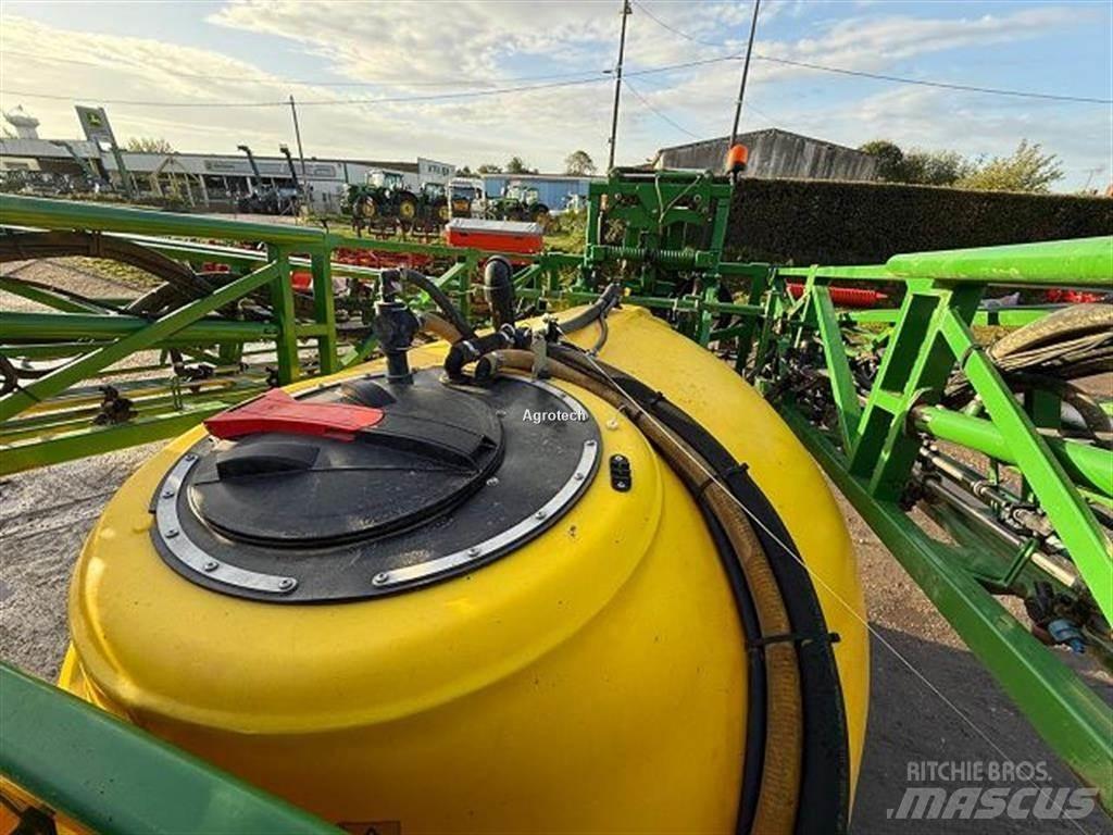 John Deere M740 Vontatott trágyaszórók