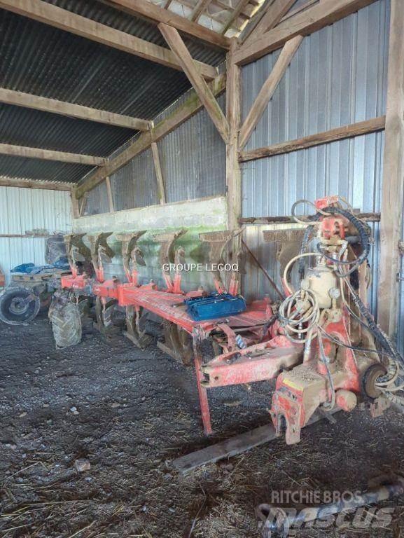 Kuhn VM 180 Hagyományos ekék
