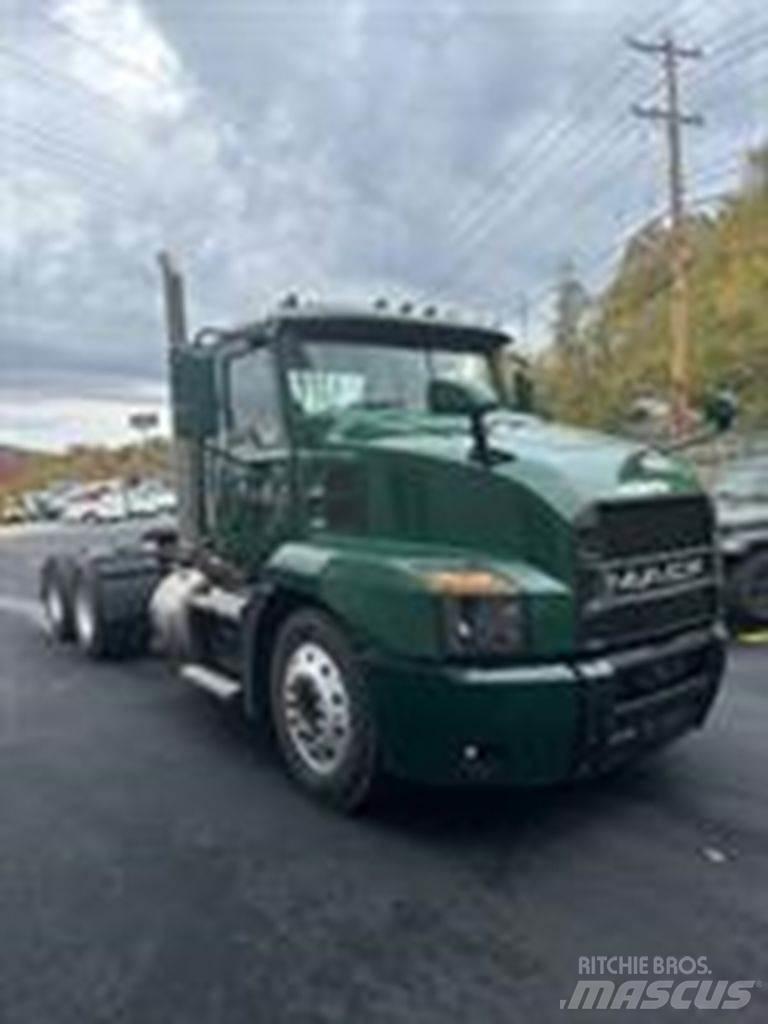 Mack AN64T Nyergesvontatók