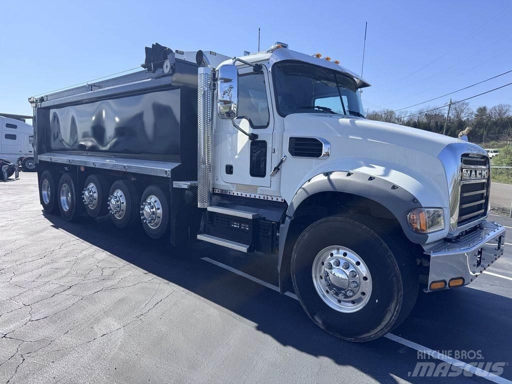Mack GR64F Billenő teherautók