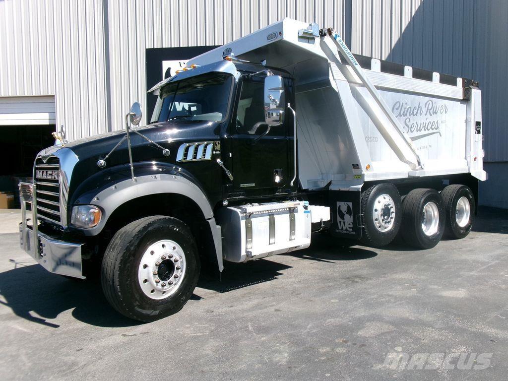 Mack GR64F Billenő teherautók