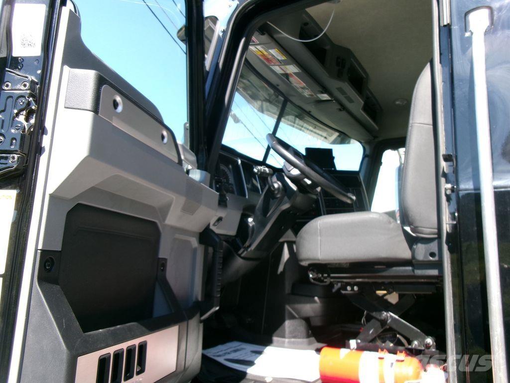 Mack GR64F Billenő teherautók
