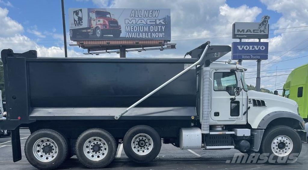 Mack GR64F Billenő teherautók