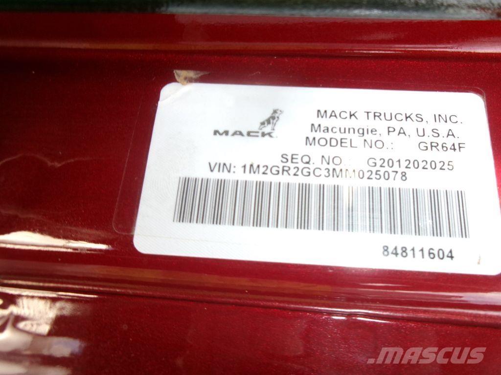 Mack GR64F Billenő teherautók