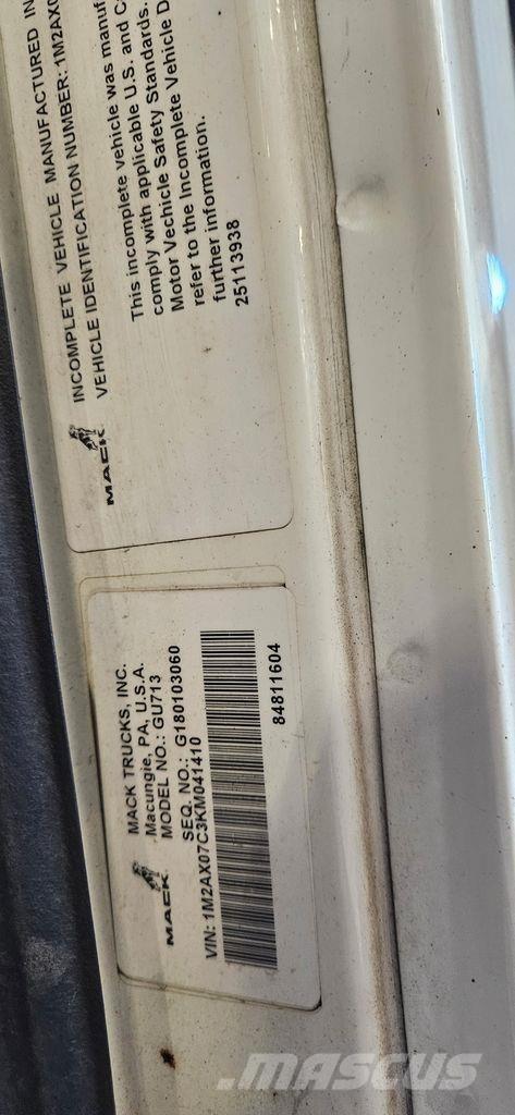 Mack GR64FR Billenő teherautók