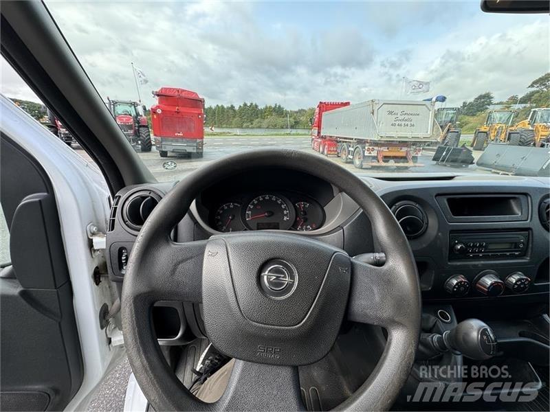 Opel Movano Platós / Ponyvás teherautók
