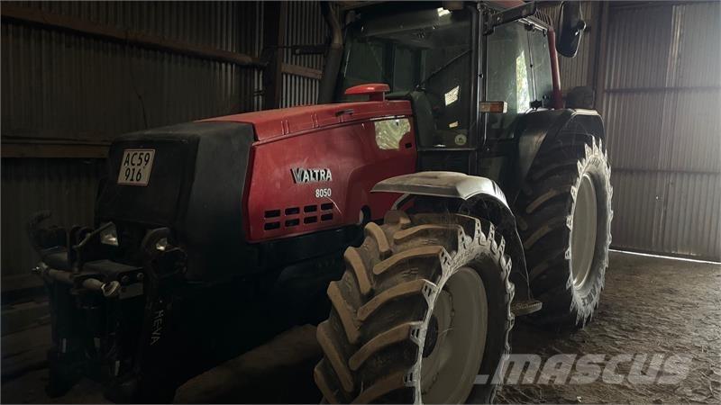 Valtra 8050 Traktorok