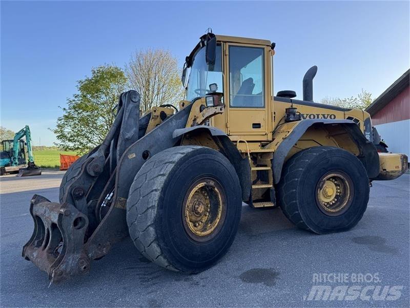 Volvo L 110 E Gumikerekes homlokrakodók