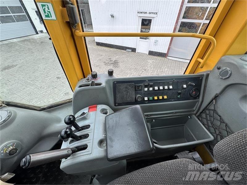 Volvo L 110 E Gumikerekes homlokrakodók