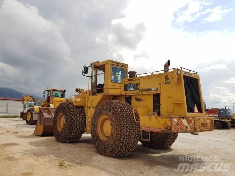 CAT 988B Gumikerekes homlokrakodók