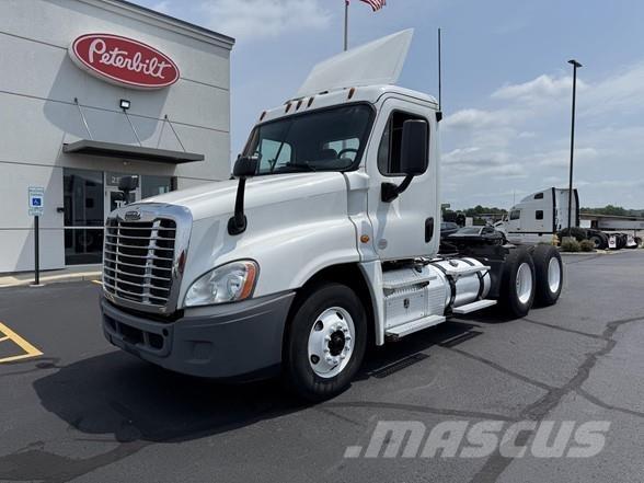 Freightliner CASCADIA 113 Nyergesvontatók
