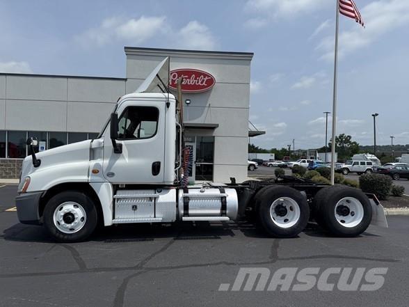 Freightliner CASCADIA 113 Nyergesvontatók