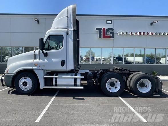 Freightliner CASCADIA 126 Nyergesvontatók