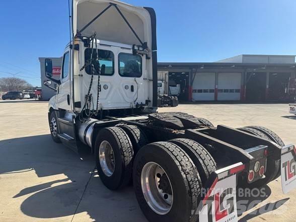 Freightliner CASCADIA 126 Nyergesvontatók