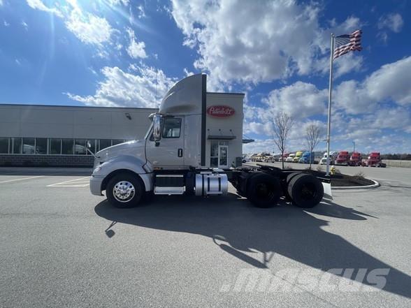 International PROSTAR Nyergesvontatók