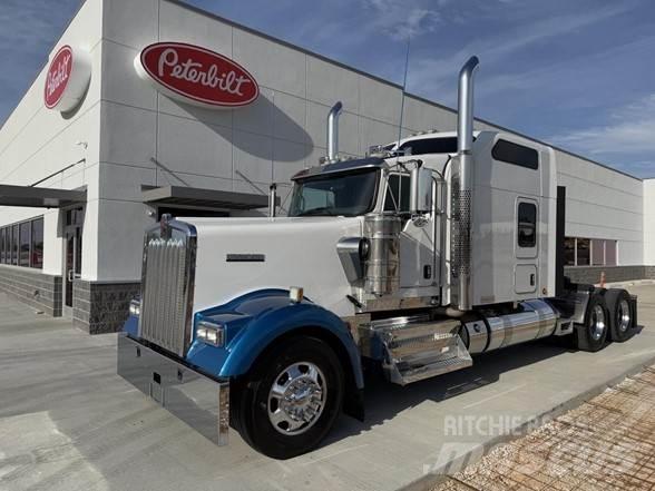 Kenworth W900B Nyergesvontatók